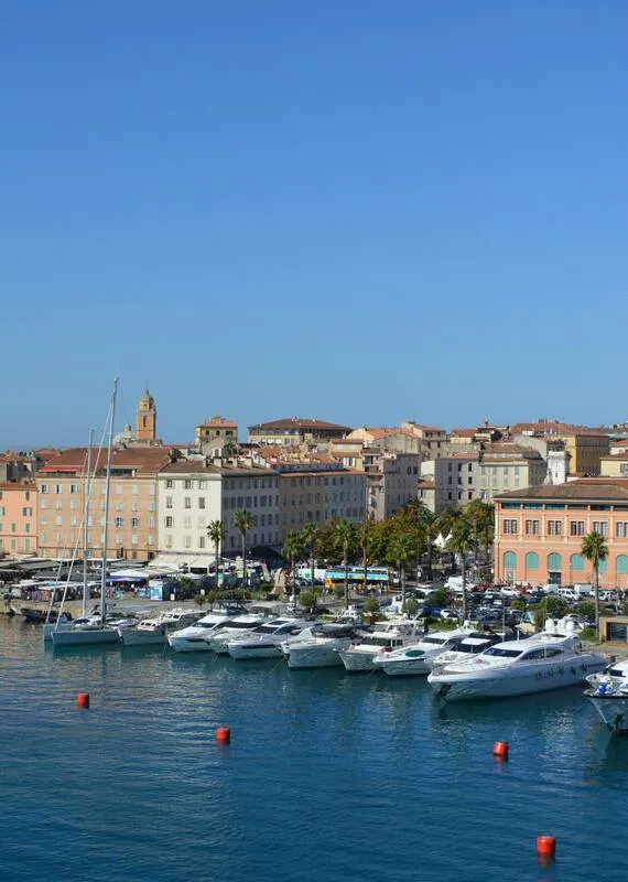 Luxury yachts available in Corsica – Syrama Services
